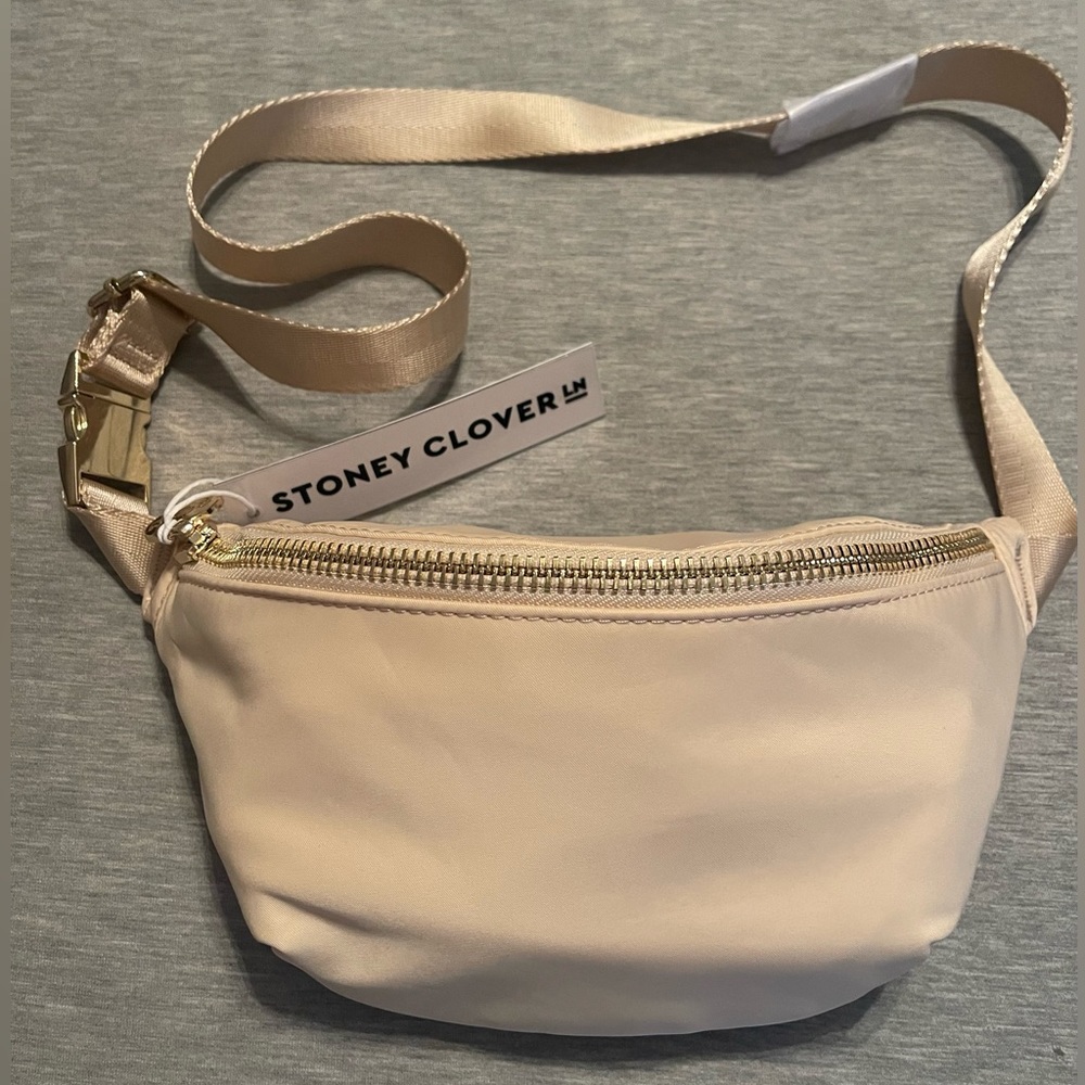 NWT Classic Fanny in Sand